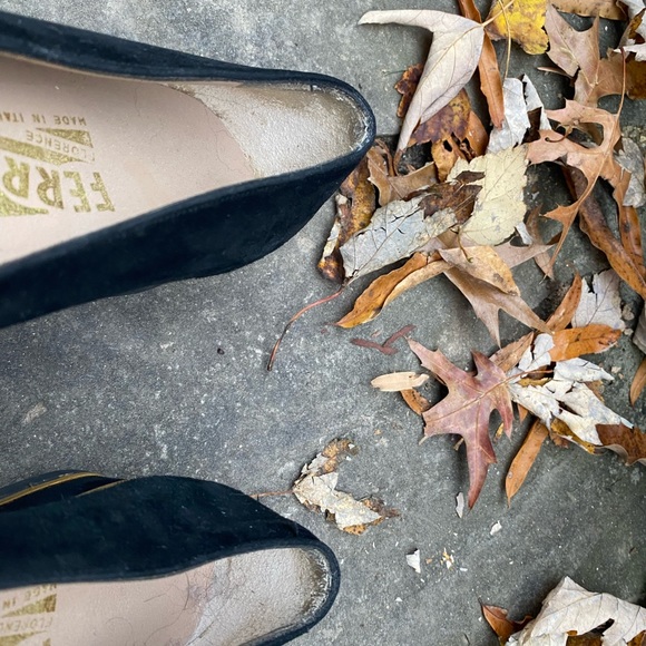 Black suede Salvatore Ferragamo shoes 6 AA—gently worn. Gold detail on heel. - Picture 4 of 6